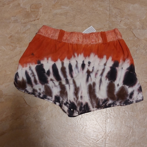 Yfb tie dye shorts bnwt size L - Picture 4 of 6